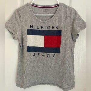 4 for $20 🖤 TOMMY HILFIGER logo Tshirt